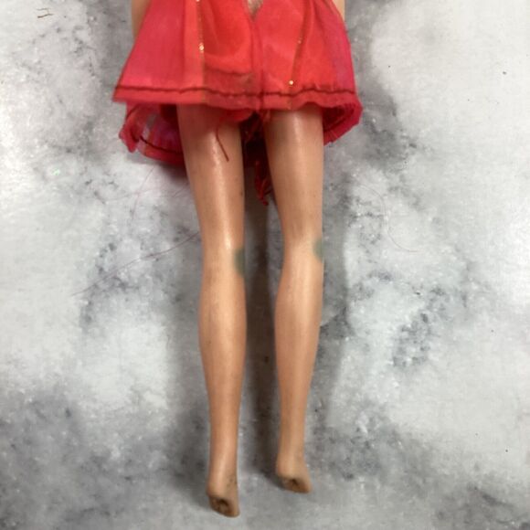 1970 Topper Dawn Friends Angie Doll Red Gold Dress Brunette Brown Hair P10 - Picture 6 of 9